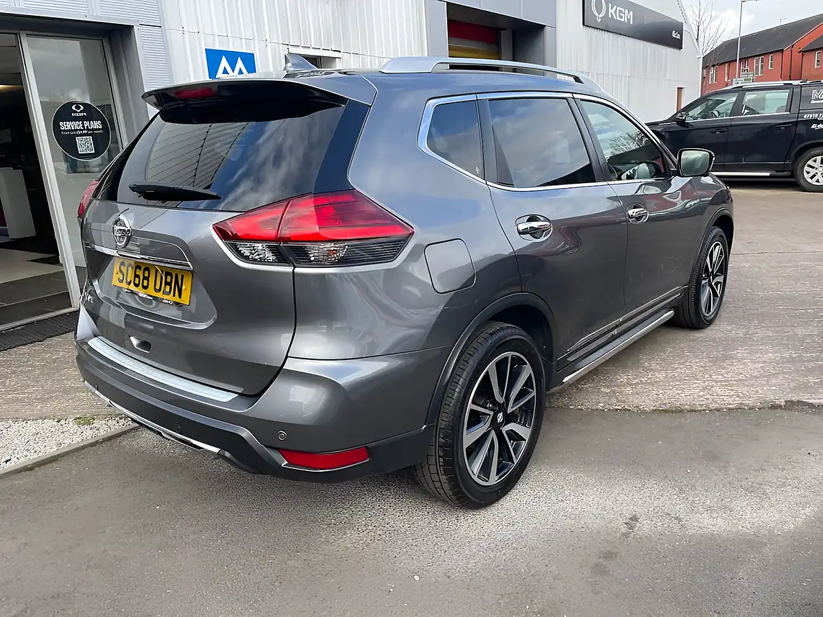 Used 2018 Nissan X-Trail Tekna Grey - Interior and Exterior details 8