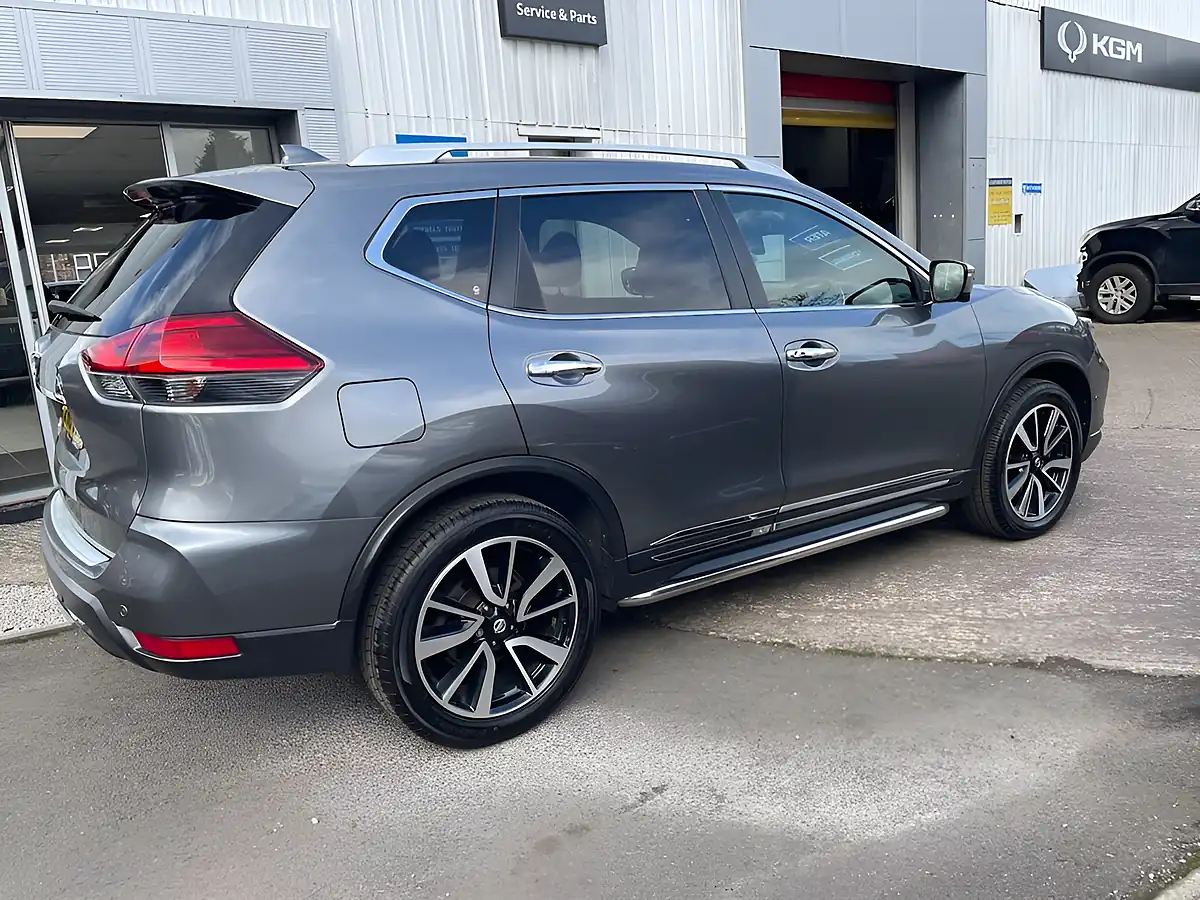 Used 2018 Nissan X-Trail Tekna Grey - Interior and Exterior details 9