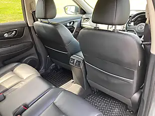 Used 2018 Nissan X-Trail Tekna Grey - Interior and Exterior details 10