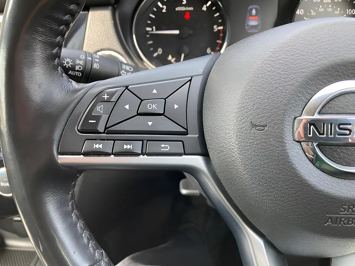 Used 2018 Nissan X-Trail Tekna Grey - Interior and Exterior details 14