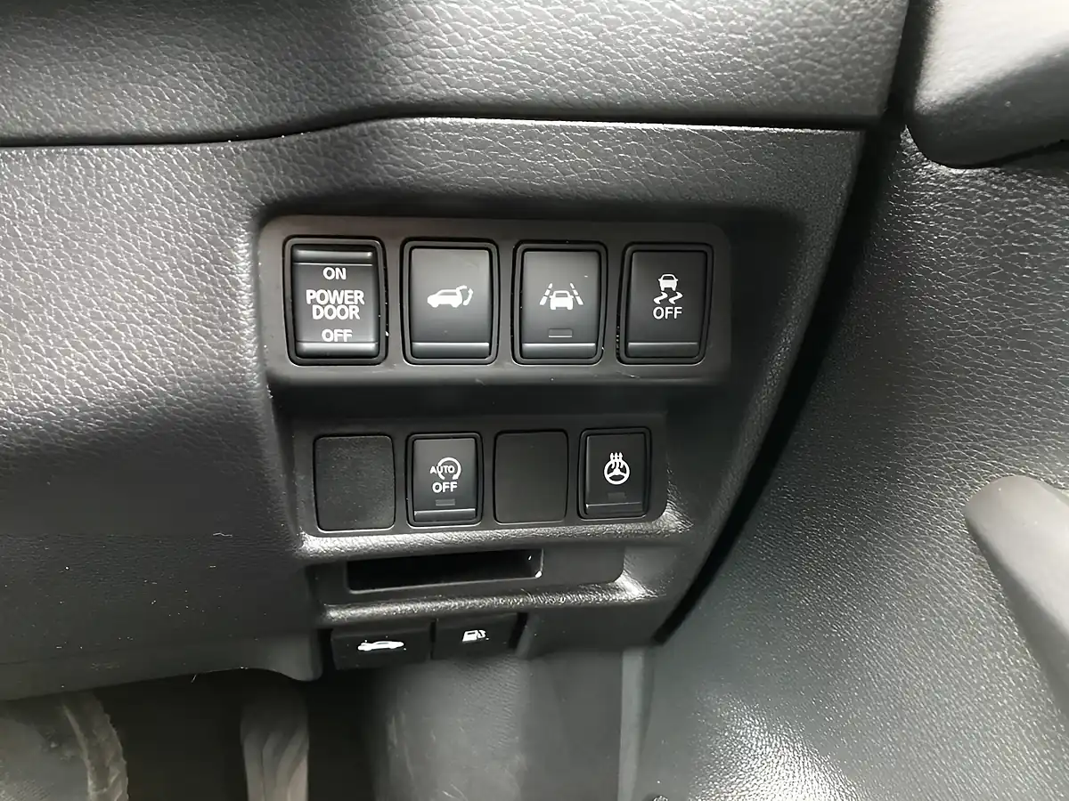 Used 2018 Nissan X-Trail Tekna Grey - Interior and Exterior details 15
