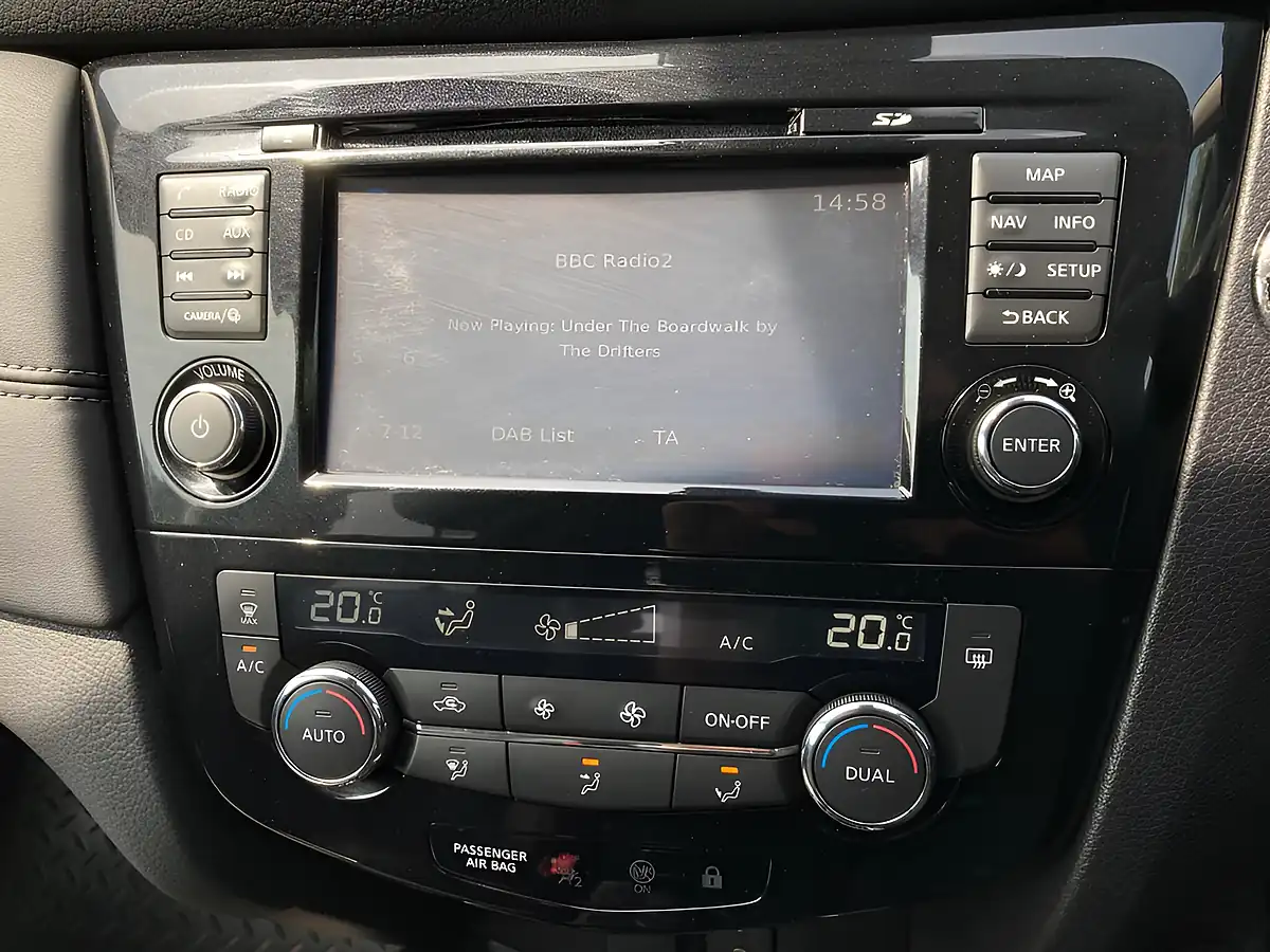 Used 2018 Nissan X-Trail Tekna Grey - Interior and Exterior details 17
