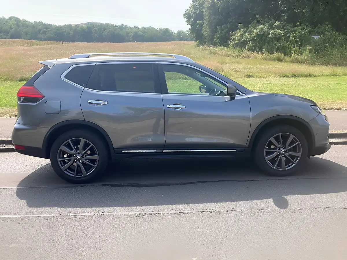 Used 2018 Nissan X-Trail Tekna Grey - Interior and Exterior details 2