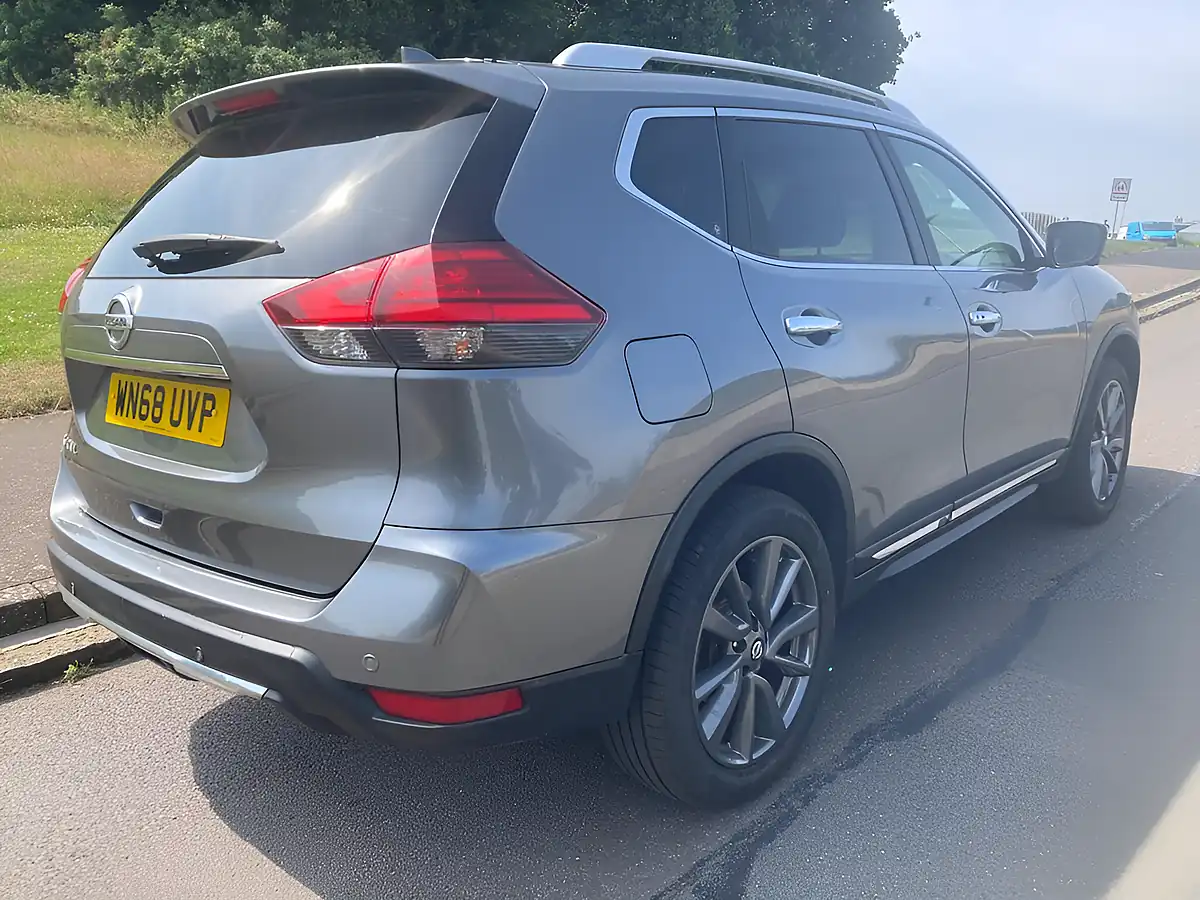 Used 2018 Nissan X-Trail Tekna Grey - Interior and Exterior details 3