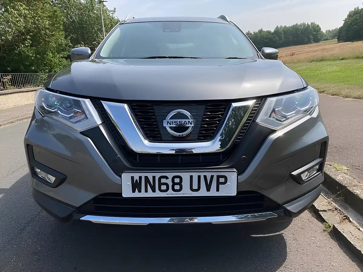Used 2018 Nissan X-Trail Tekna Grey - Interior and Exterior details 7