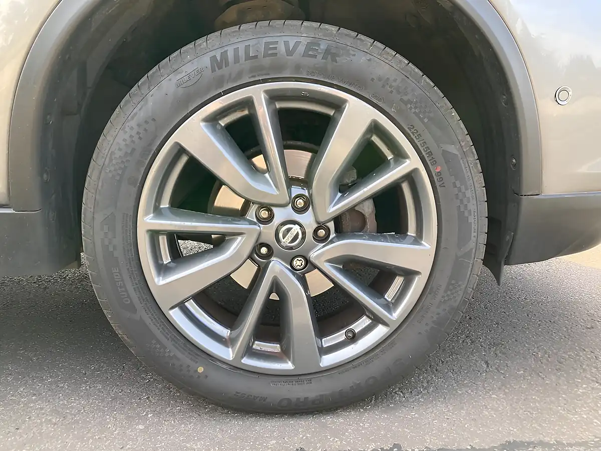 Used 2018 Nissan X-Trail Tekna Grey - Interior and Exterior details 8