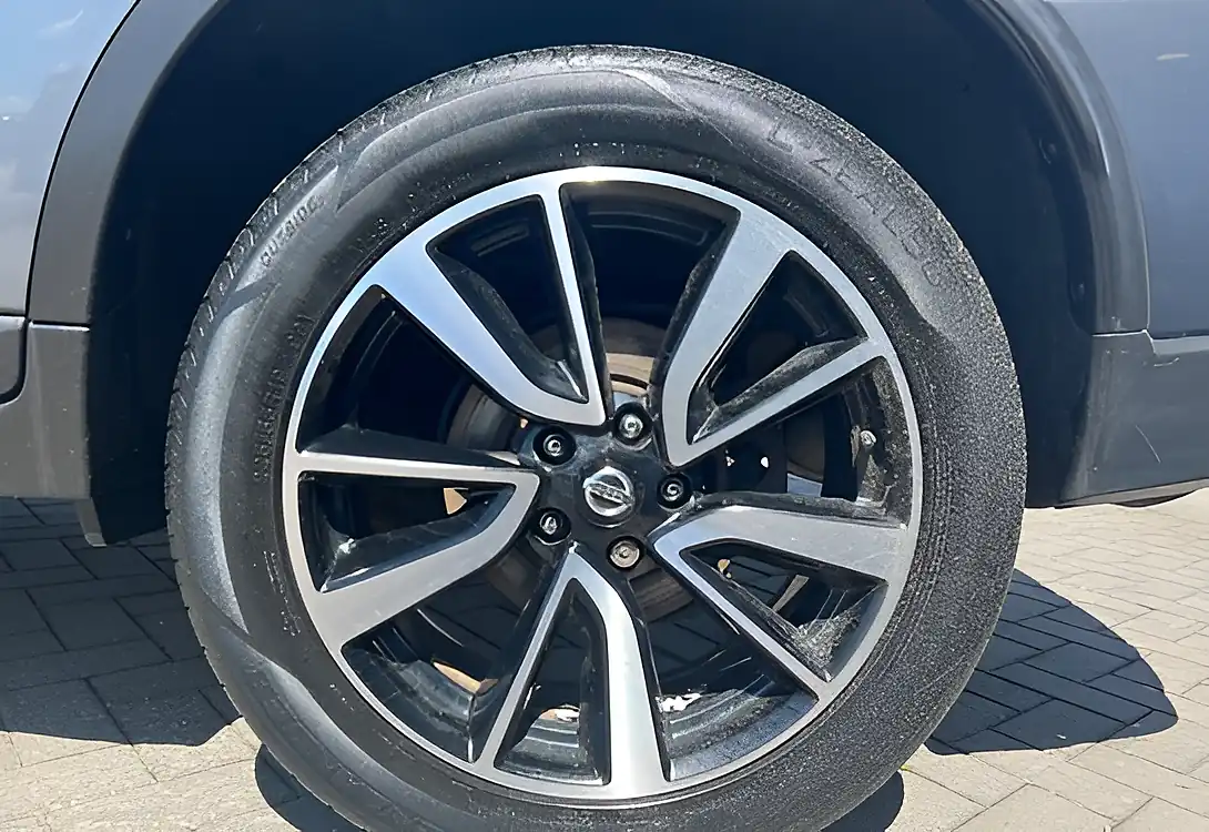 Used 2018 Nissan X-Trail Tekna Gun Metal Grey Metallic - Interior and Exterior details 11