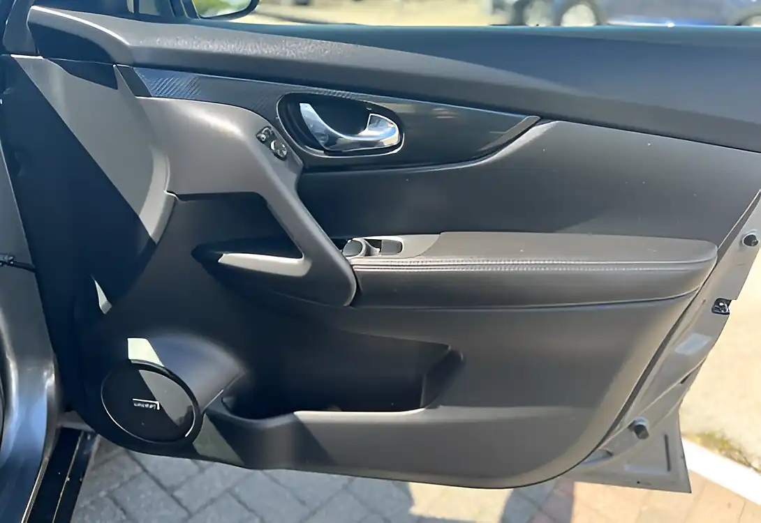 Used 2018 Nissan X-Trail Tekna Gun Metal Grey Metallic - Interior and Exterior details 19