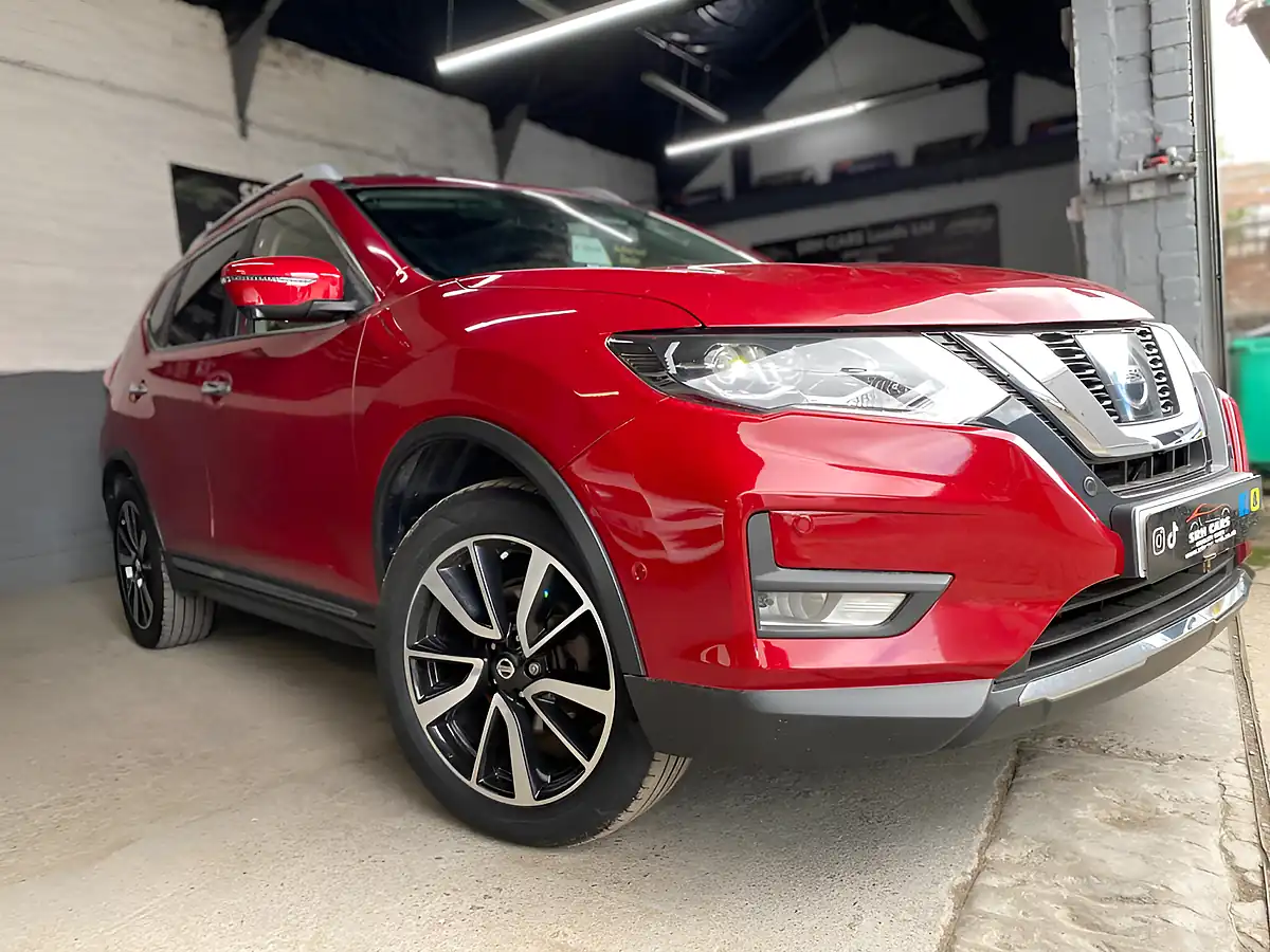 Used 2018 Nissan X-Trail Tekna Red - Front View