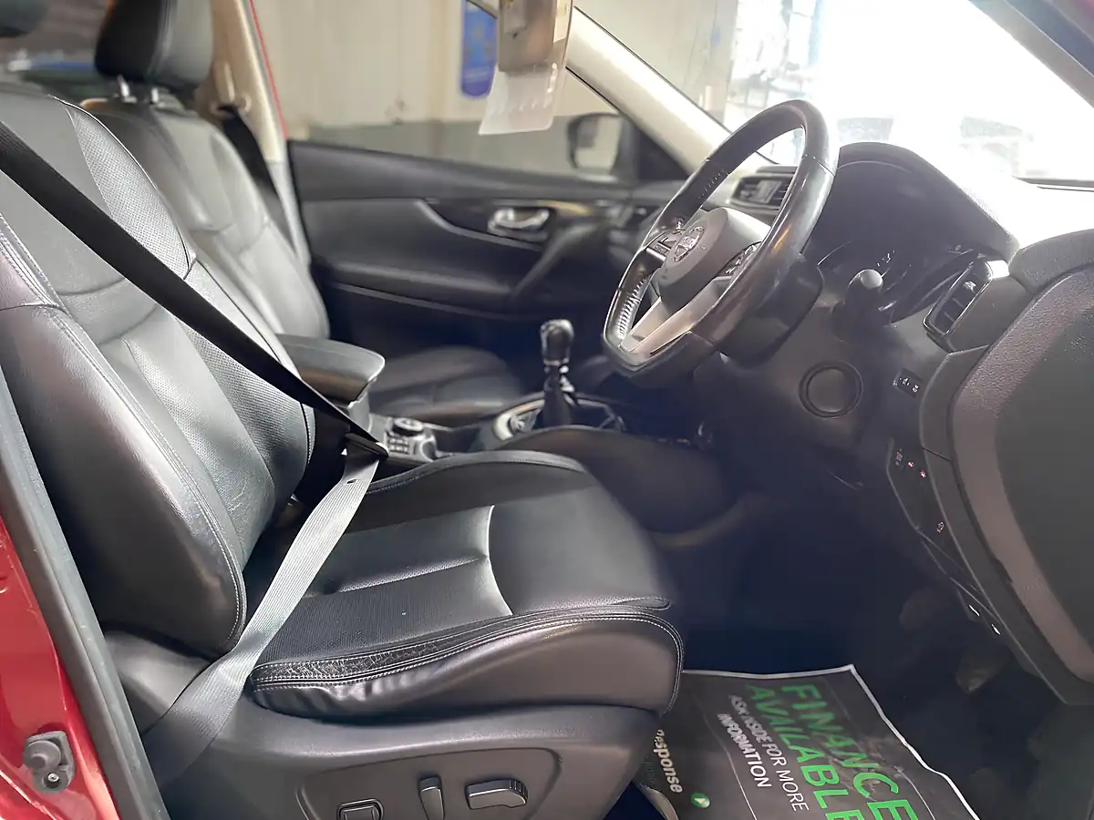 Used 2018 Nissan X-Trail Tekna Red - Interior and Exterior details 11