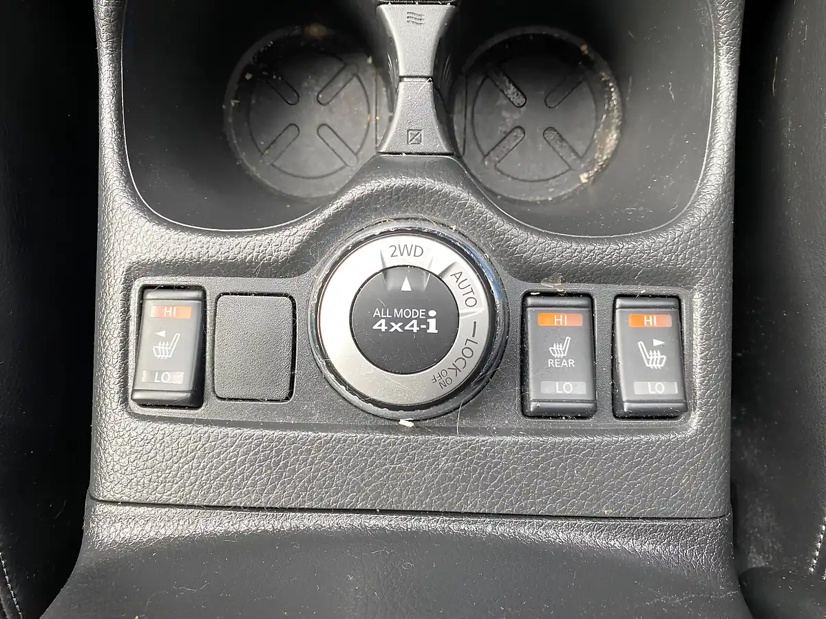 Used 2018 Nissan X-Trail Tekna Red - Interior and Exterior details 12