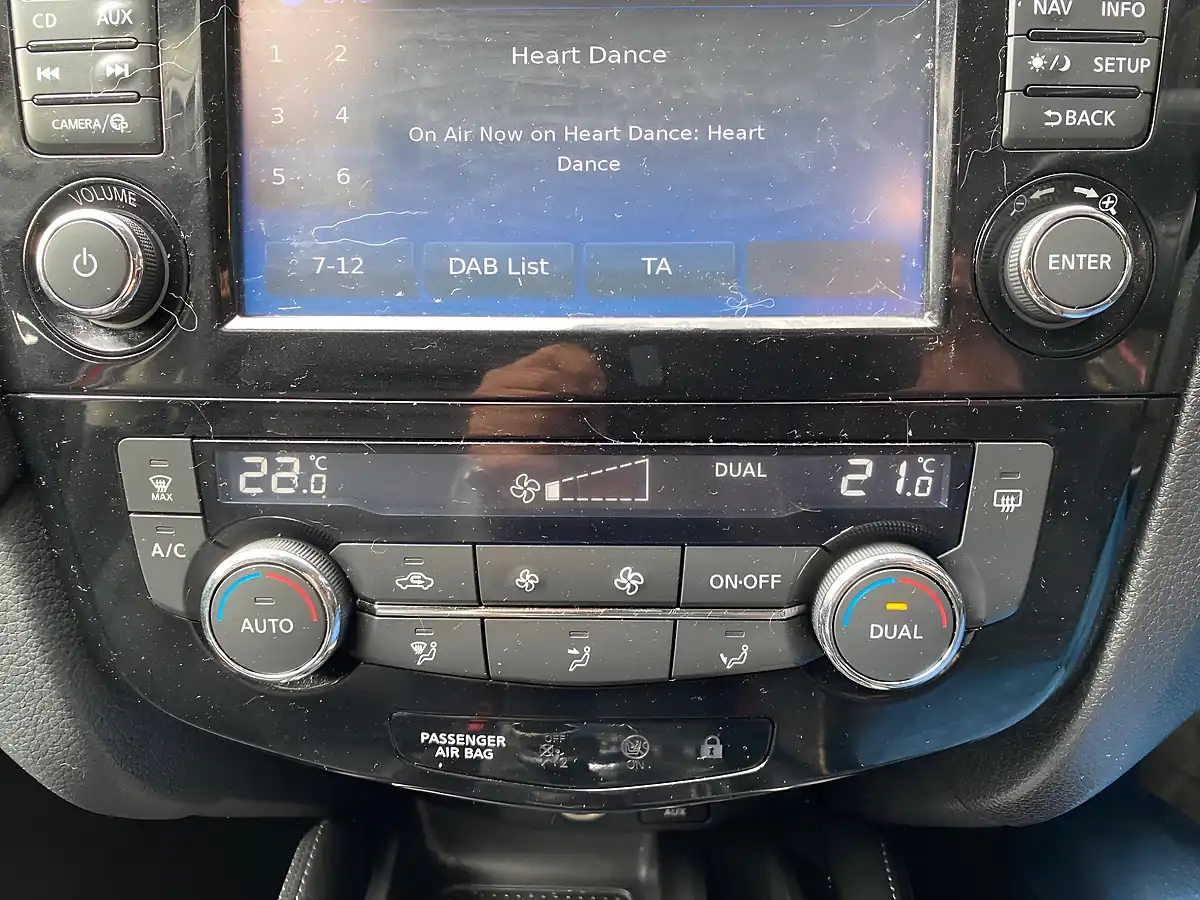 Used 2018 Nissan X-Trail Tekna Red - Interior and Exterior details 16
