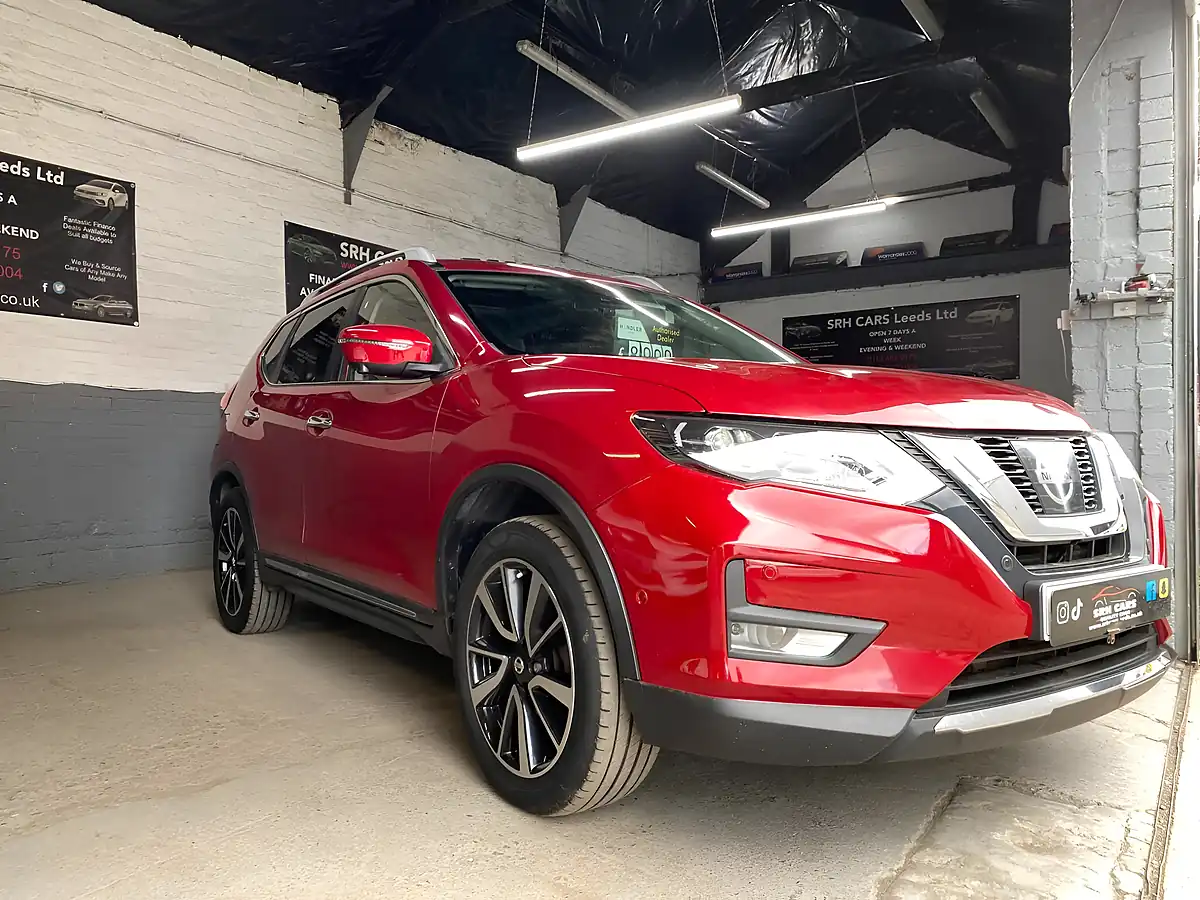 Used 2018 Nissan X-Trail Tekna Red - Interior and Exterior details 6