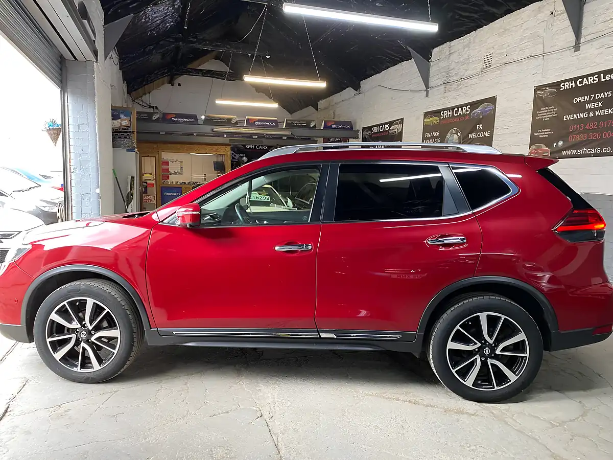 Used 2018 Nissan X-Trail Tekna Red - Interior and Exterior details 9
