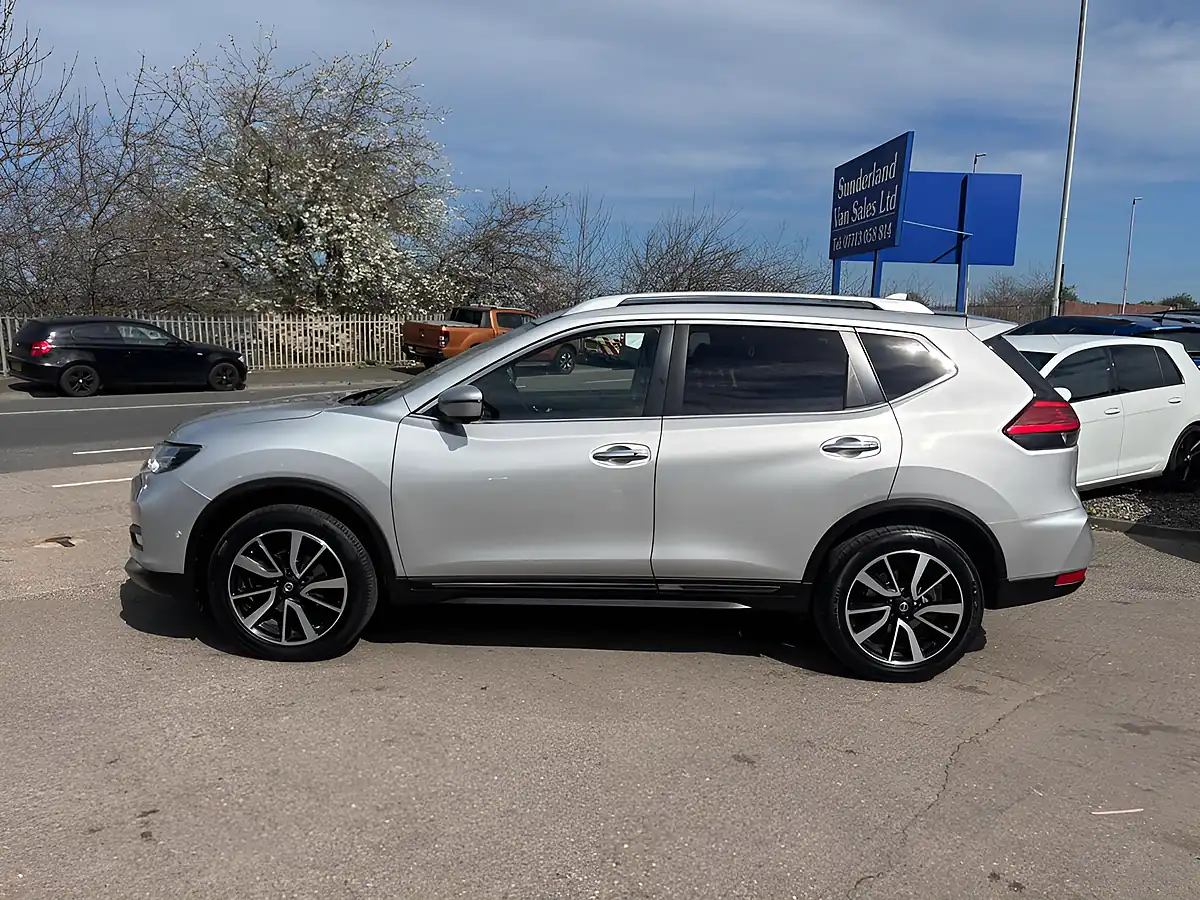 Used 2018 Nissan X-Trail Tekna Silver - Interior and Exterior details 10