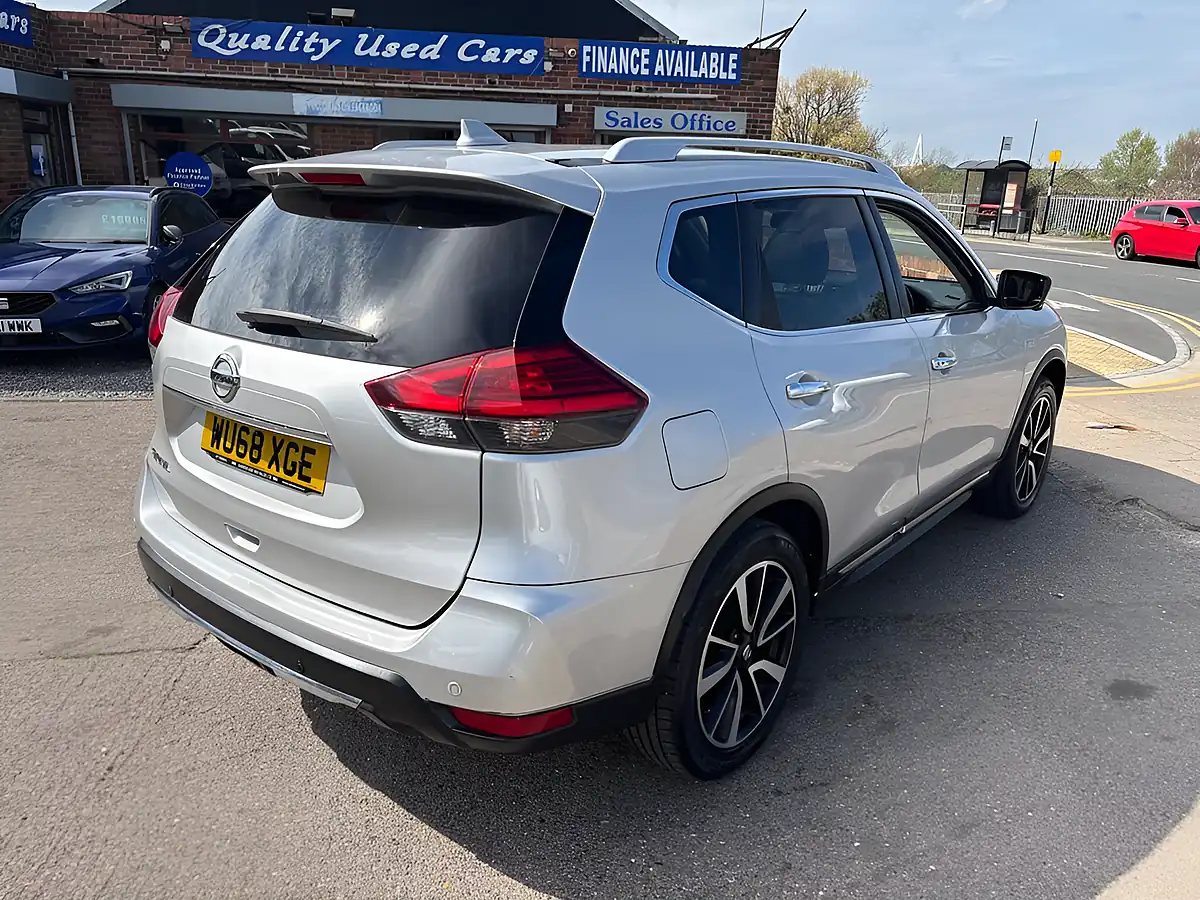 Used 2018 Nissan X-Trail Tekna Silver - Interior and Exterior details 13