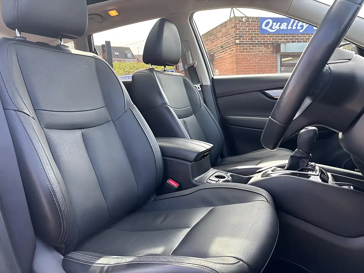Used 2018 Nissan X-Trail Tekna Silver - Interior and Exterior details 14