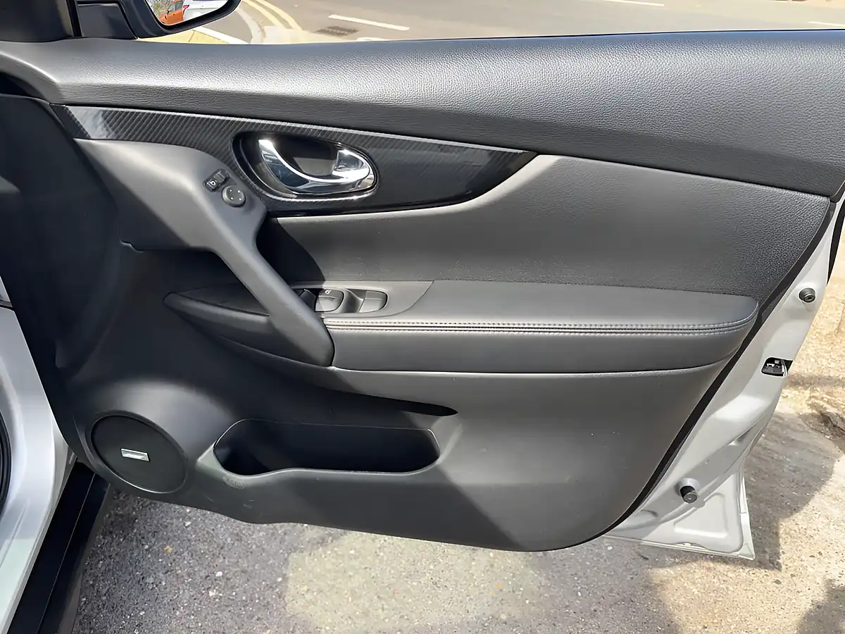 Used 2018 Nissan X-Trail Tekna Silver - Interior and Exterior details 17
