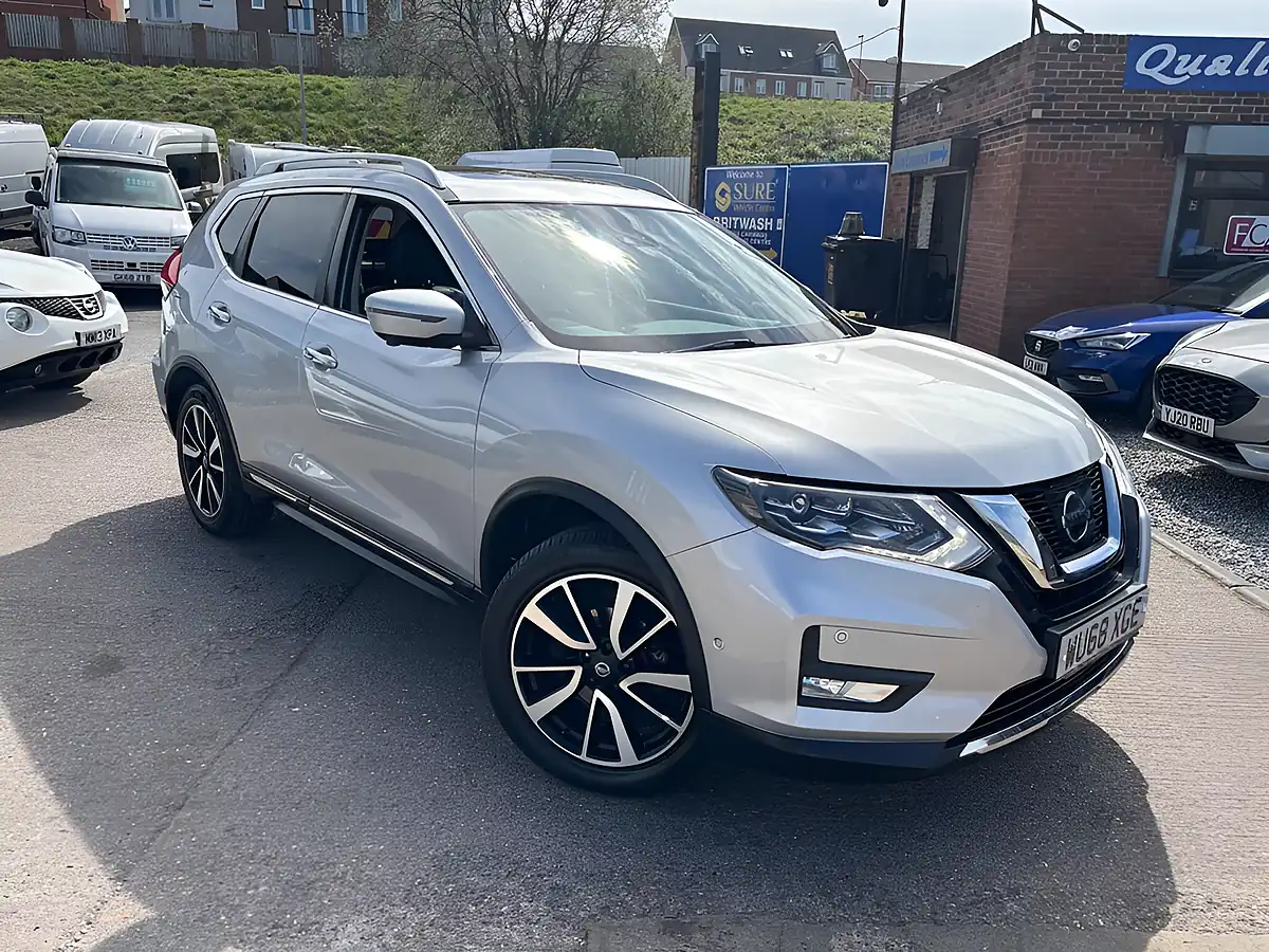 Used 2018 Nissan X-Trail Tekna Silver - Interior and Exterior details 3