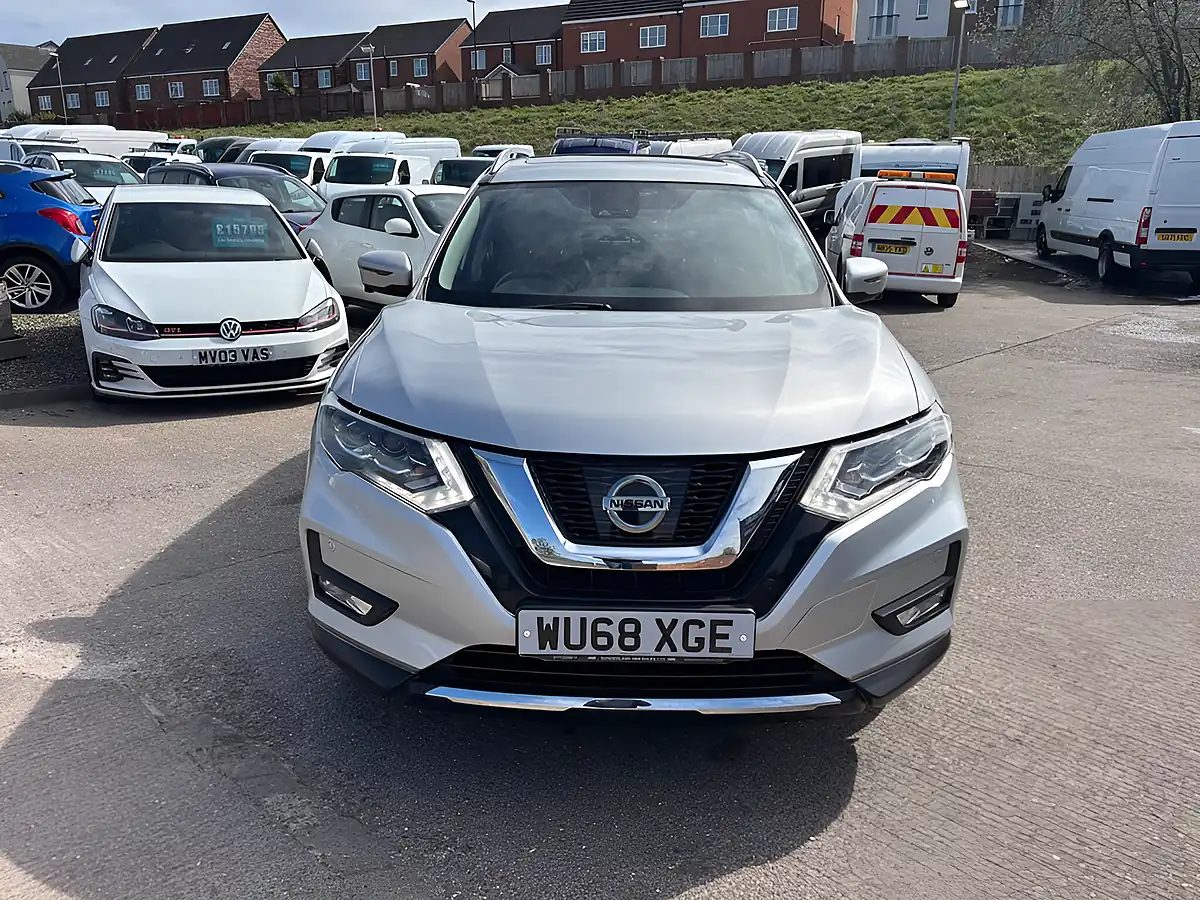 Used 2018 Nissan X-Trail Tekna Silver - Interior and Exterior details 4