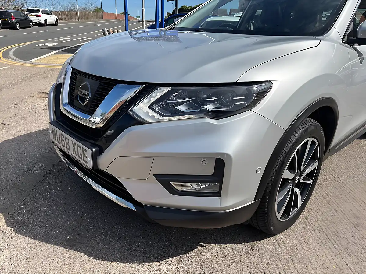 Used 2018 Nissan X-Trail Tekna Silver - Interior and Exterior details 7