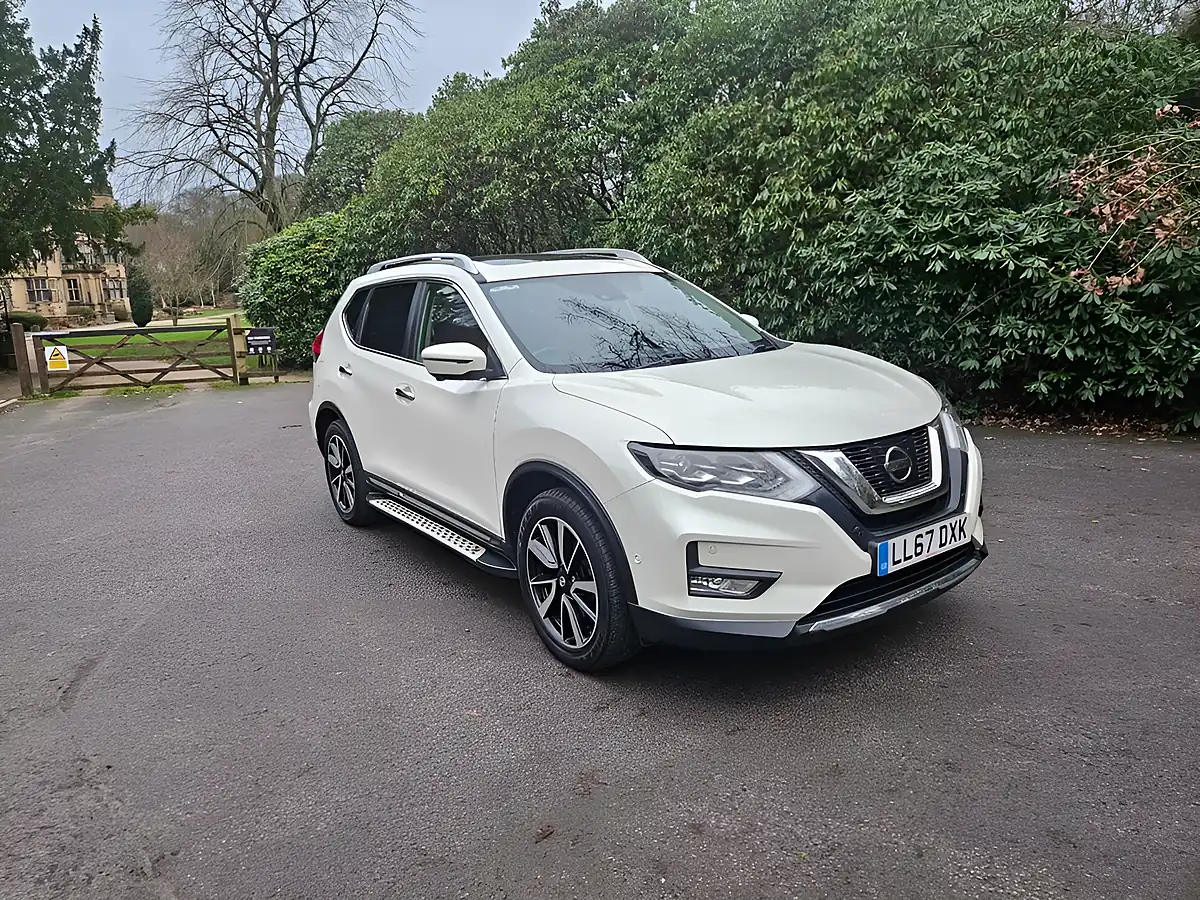 Used 2018 Nissan X-Trail Tekna White - Interior and Exterior details 10