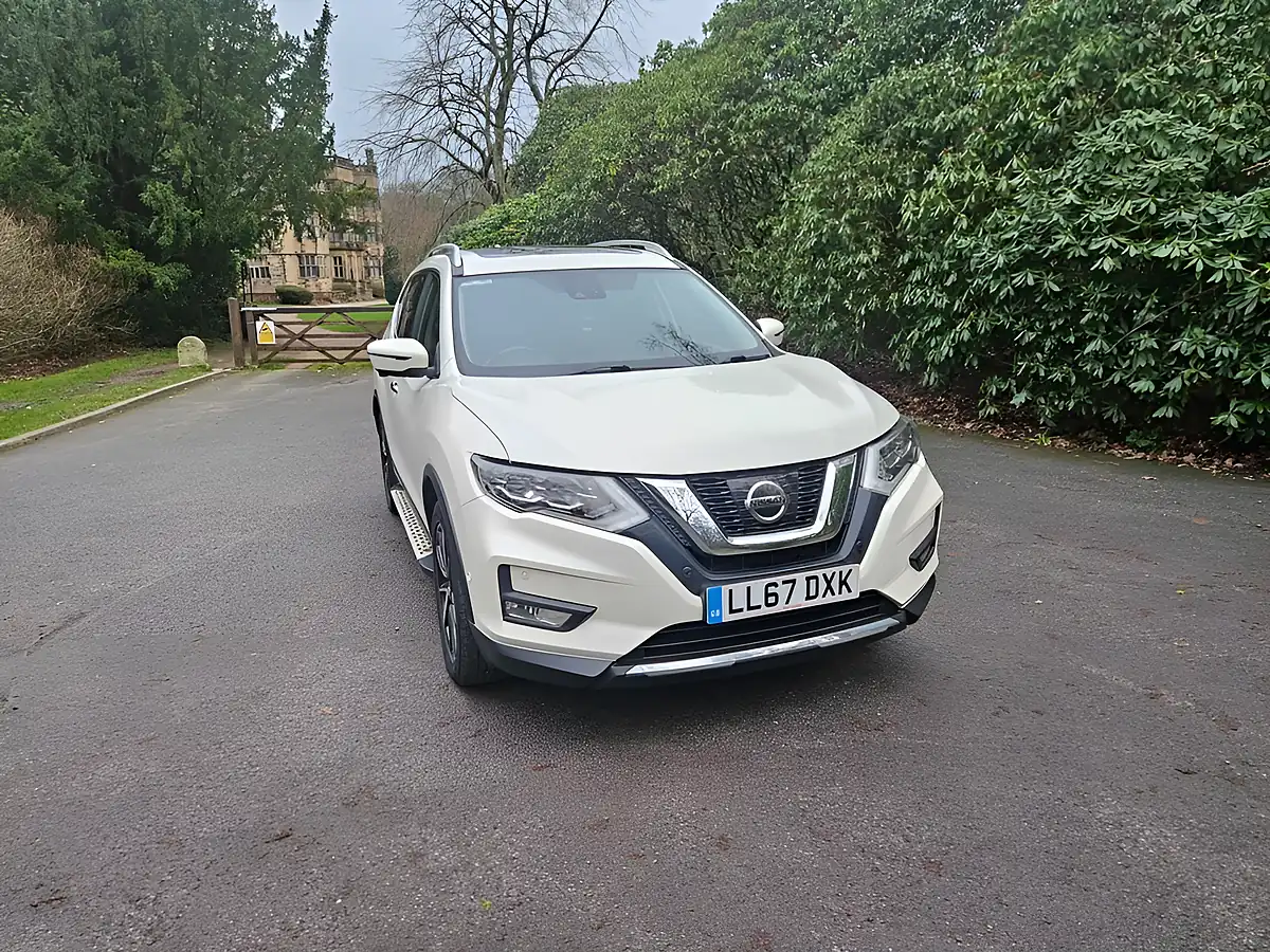 Used 2018 Nissan X-Trail Tekna White - Interior and Exterior details 11