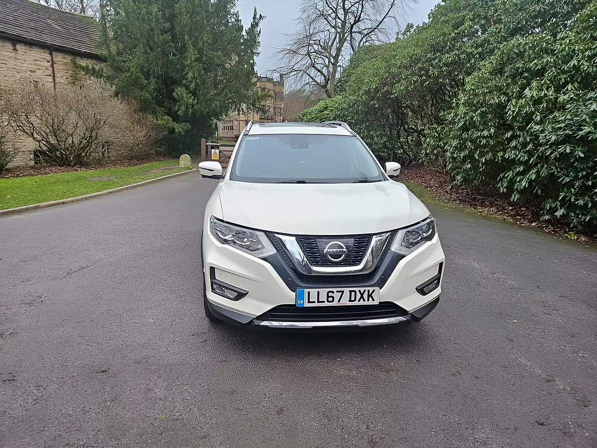 Used 2018 Nissan X-Trail Tekna White - Interior and Exterior details 13