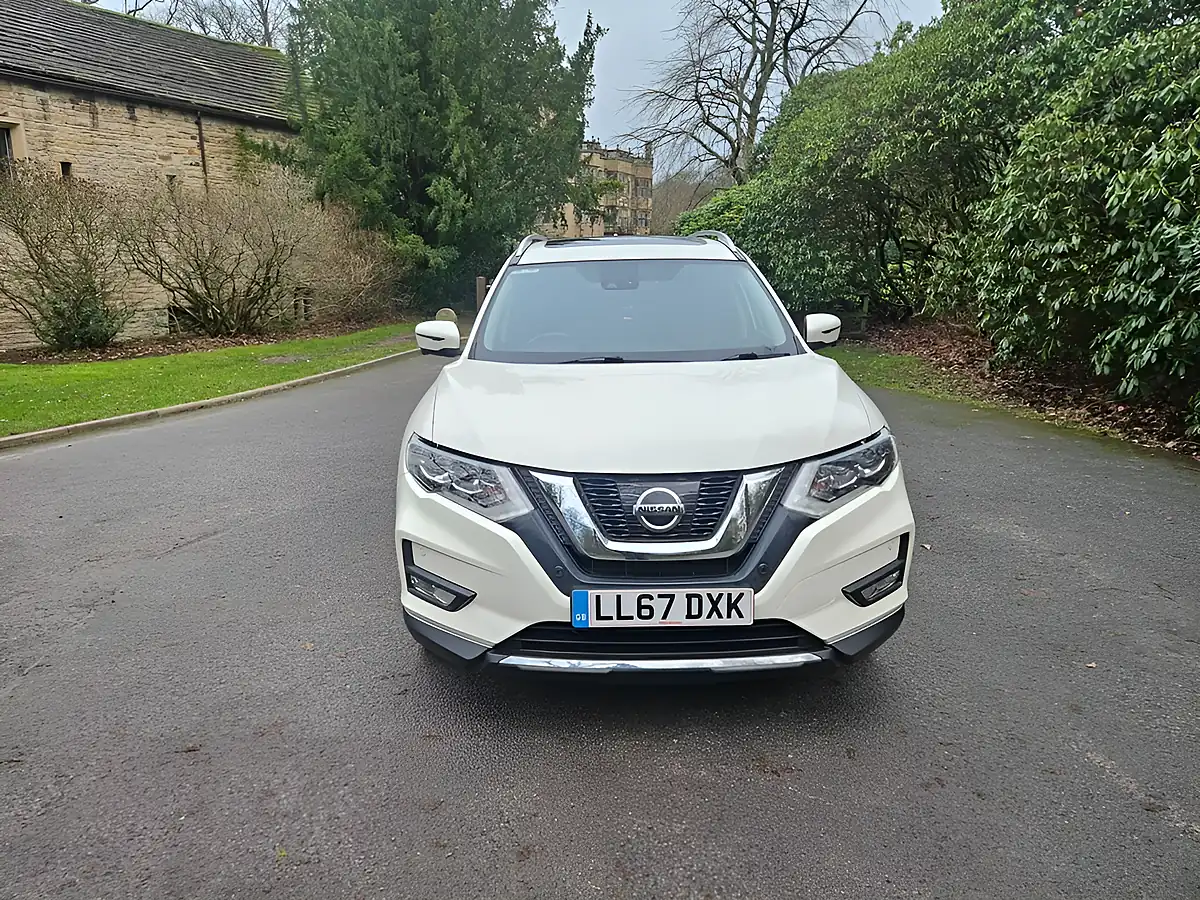 Used 2018 Nissan X-Trail Tekna White - Interior and Exterior details 16