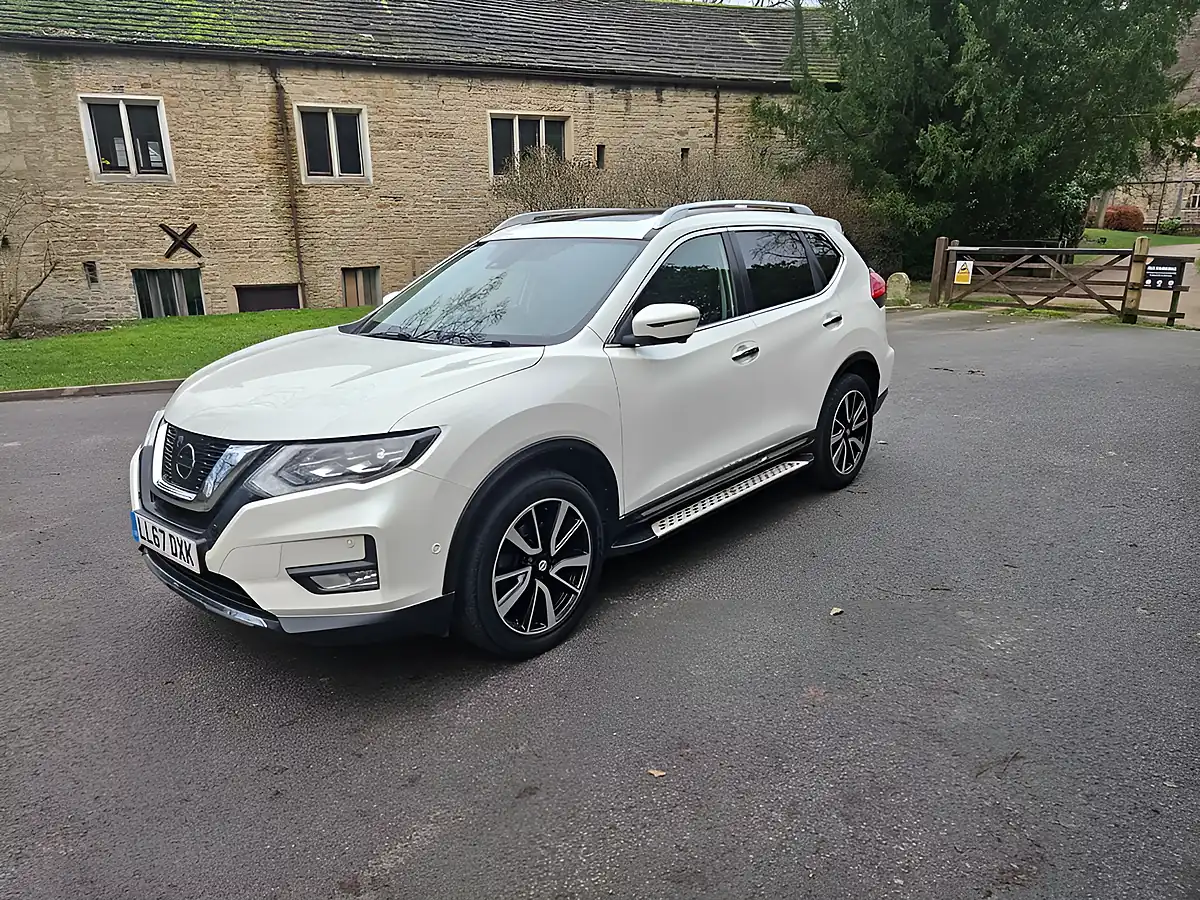 Used 2018 Nissan X-Trail Tekna White - Interior and Exterior details 18