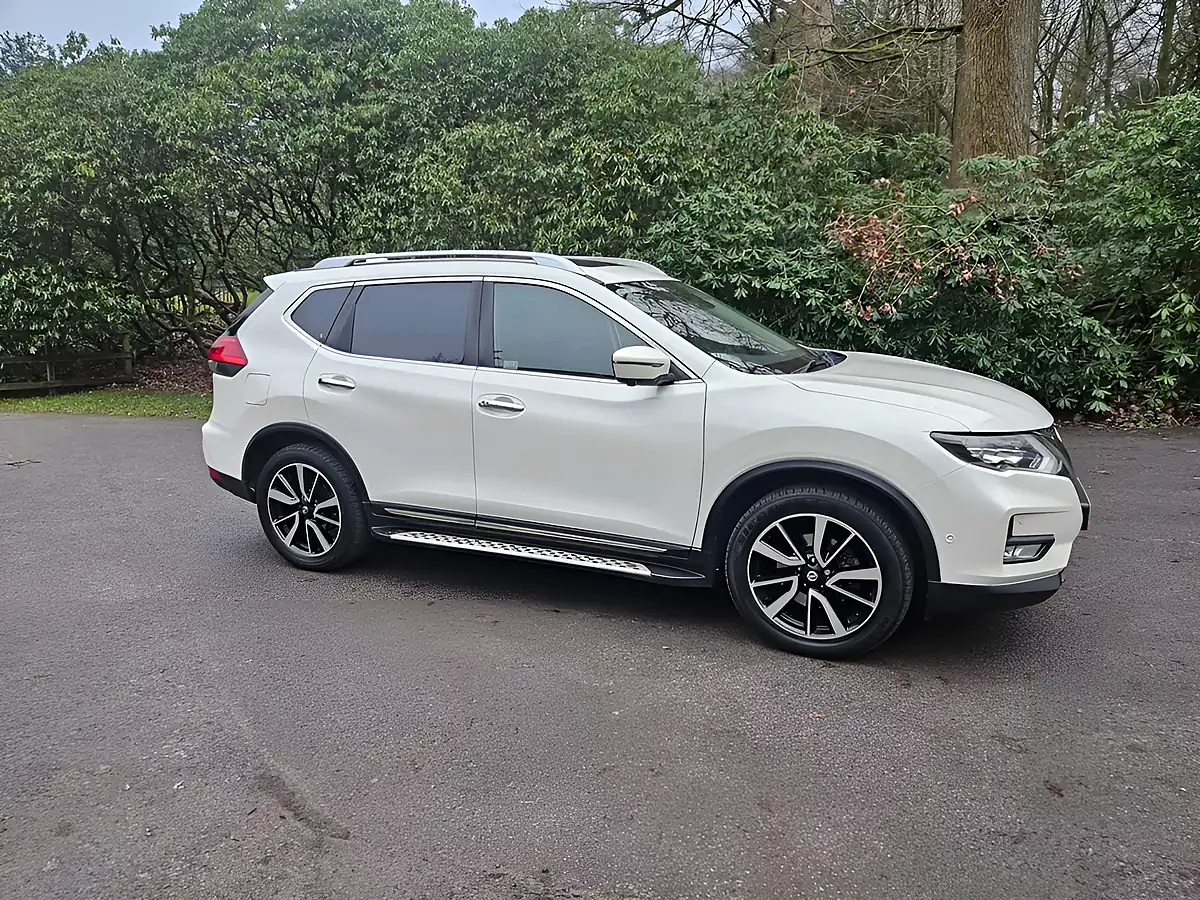Used 2018 Nissan X-Trail Tekna White - Interior and Exterior details 3