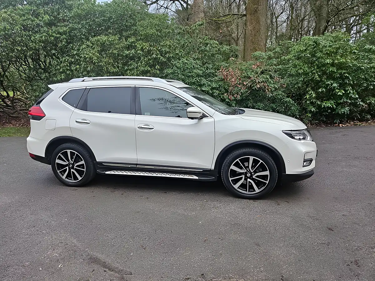 Used 2018 Nissan X-Trail Tekna White - Interior and Exterior details 4