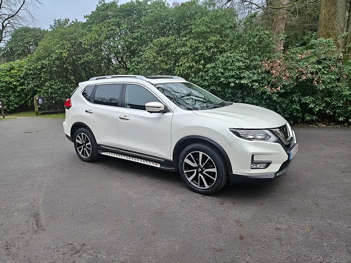 Used 2018 Nissan X-Trail Tekna White - Interior and Exterior details 5