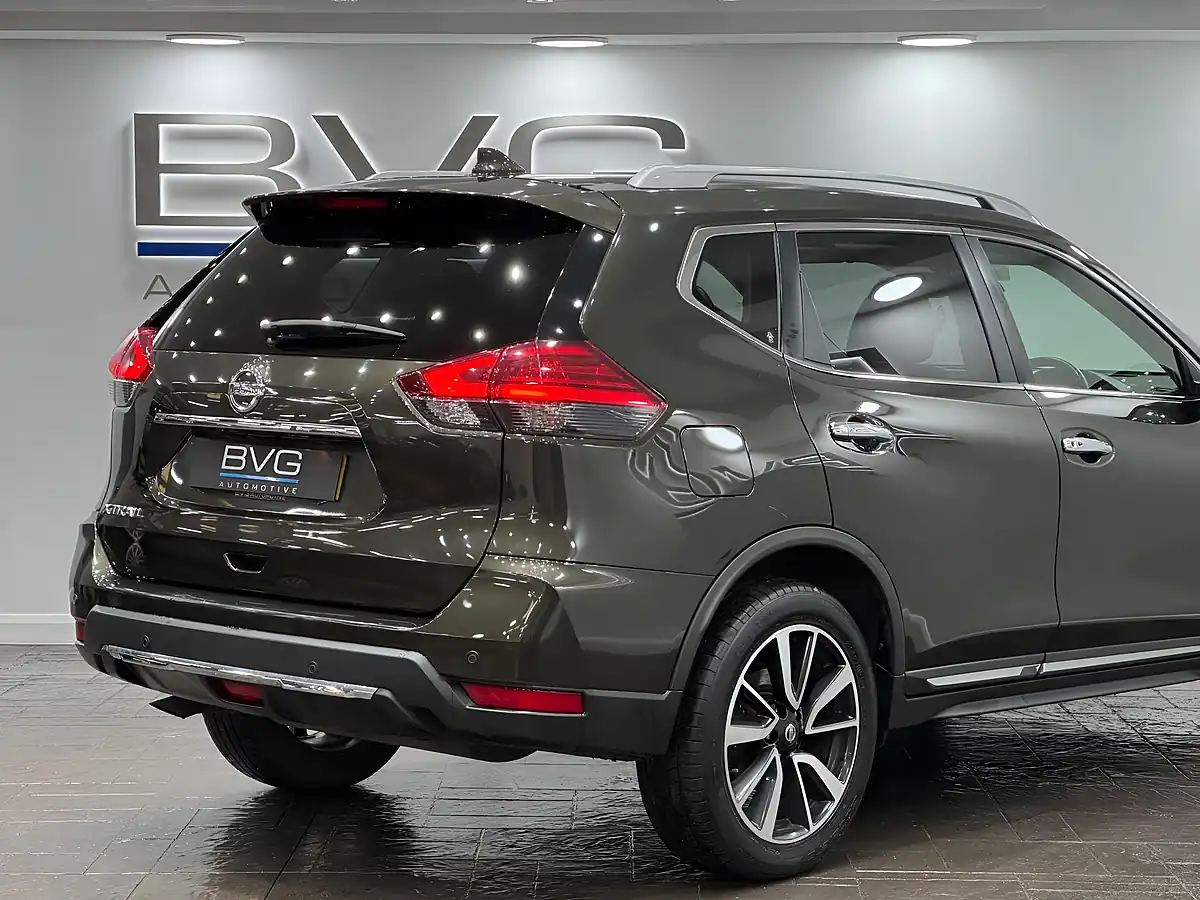Used 2018 Nissan X-Trail Tekna Xtron Green - Interior and Exterior details 11
