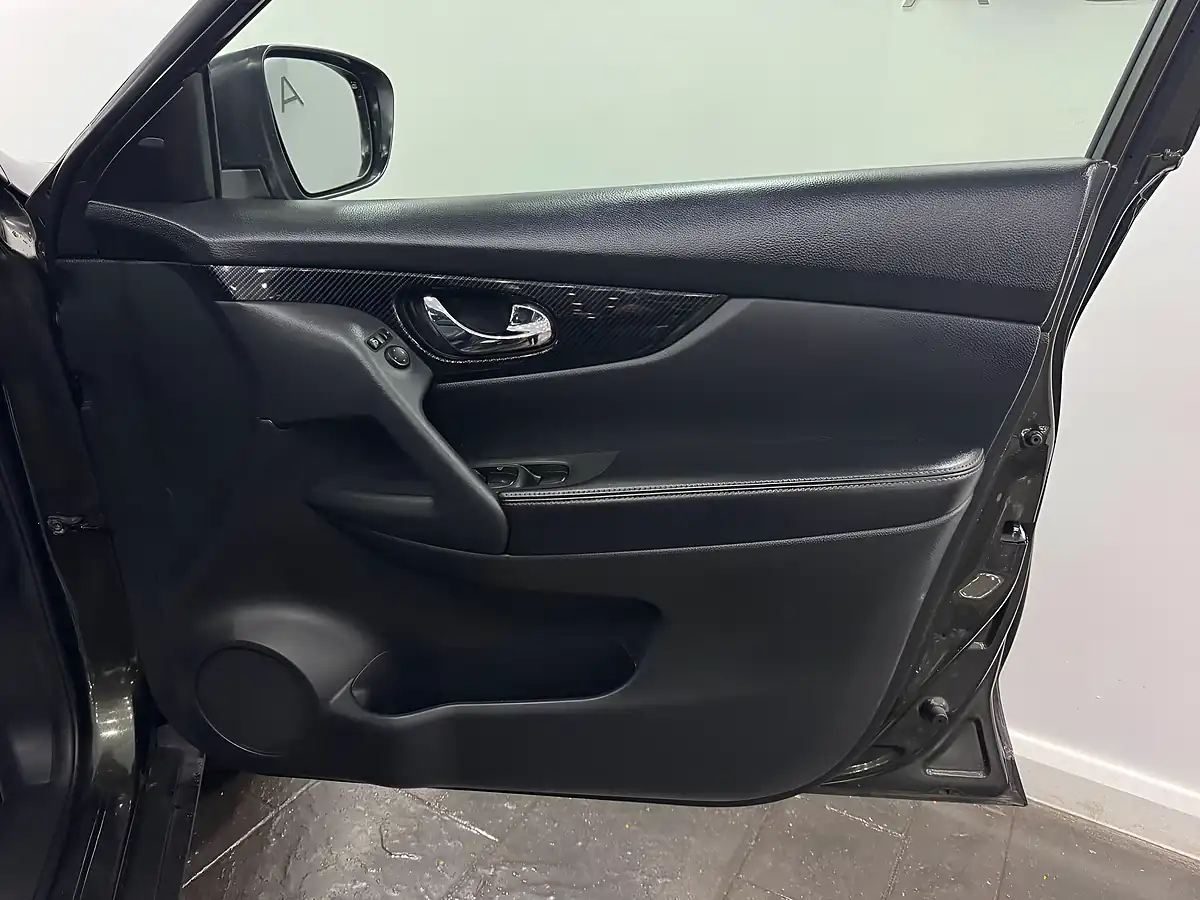 Used 2018 Nissan X-Trail Tekna Xtron Green - Interior and Exterior details 13