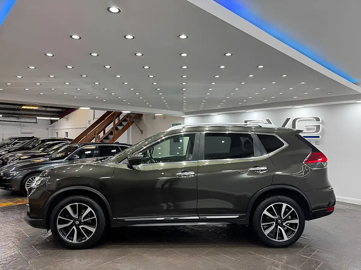 Used 2018 Nissan X-Trail Tekna Xtron Green - Interior and Exterior details 8