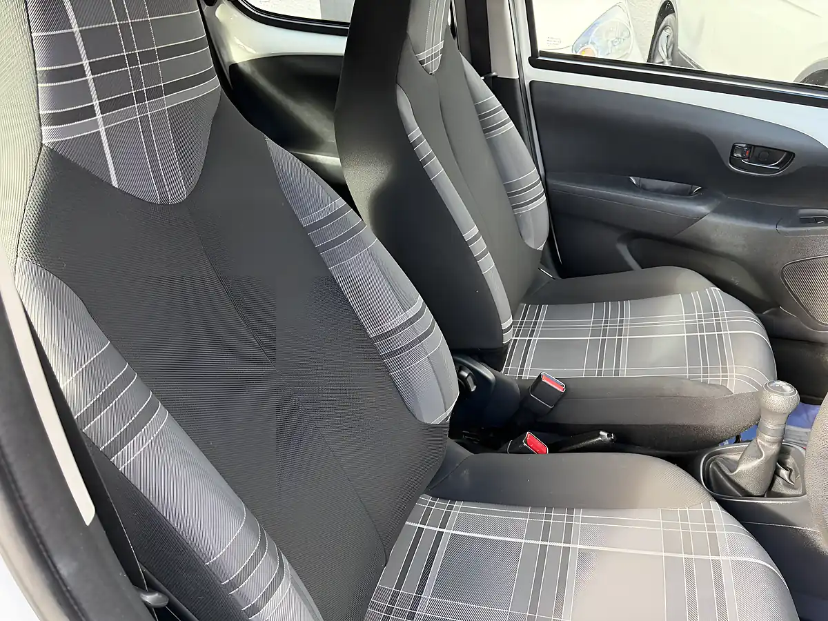 Used 2018 Peugeot 108 Active White - Interior and Exterior details 10