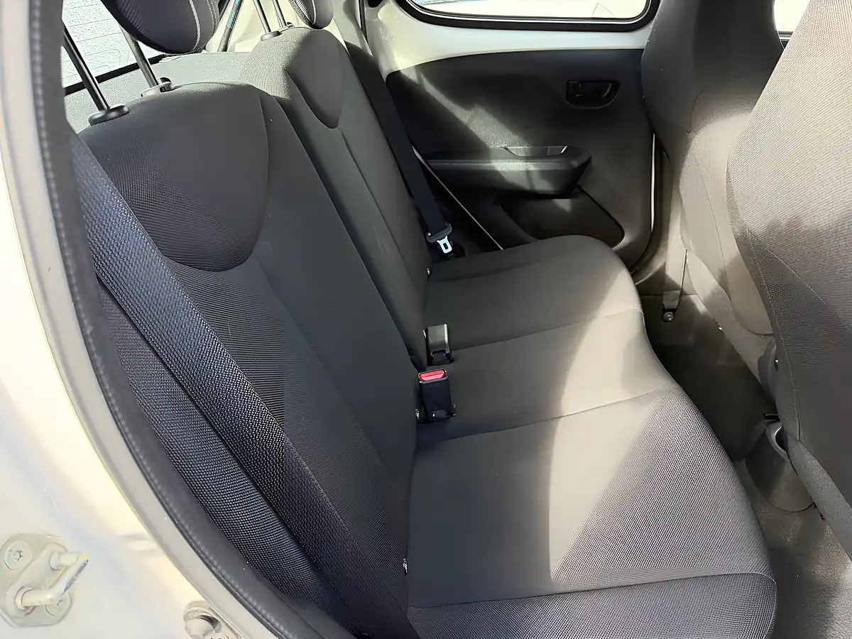 Used 2018 Peugeot 108 Active White - Interior and Exterior details 11