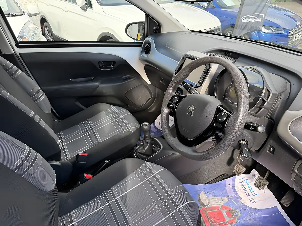 Used 2018 Peugeot 108 Active White - Interior and Exterior details 5