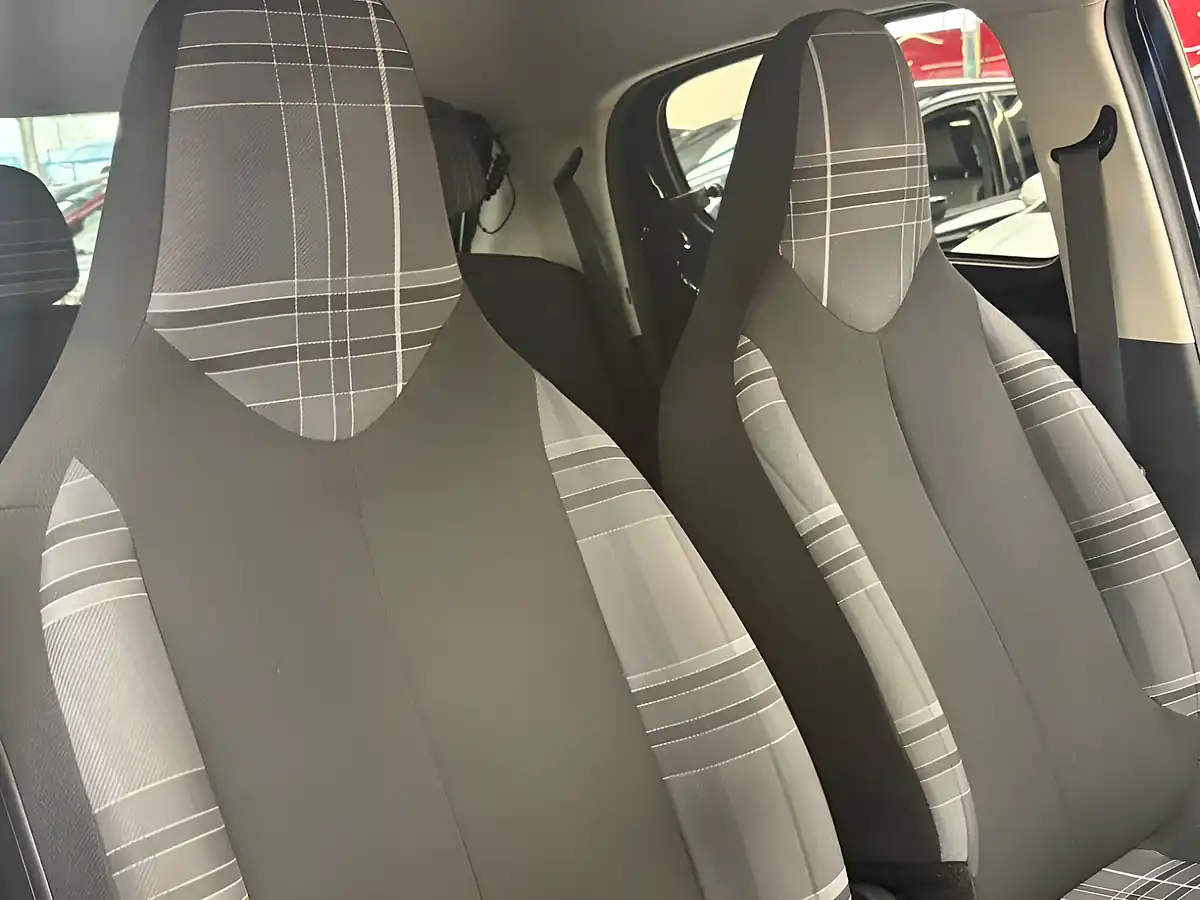 Used 2018 Peugeot 108 Allure Black - Interior and Exterior details 14
