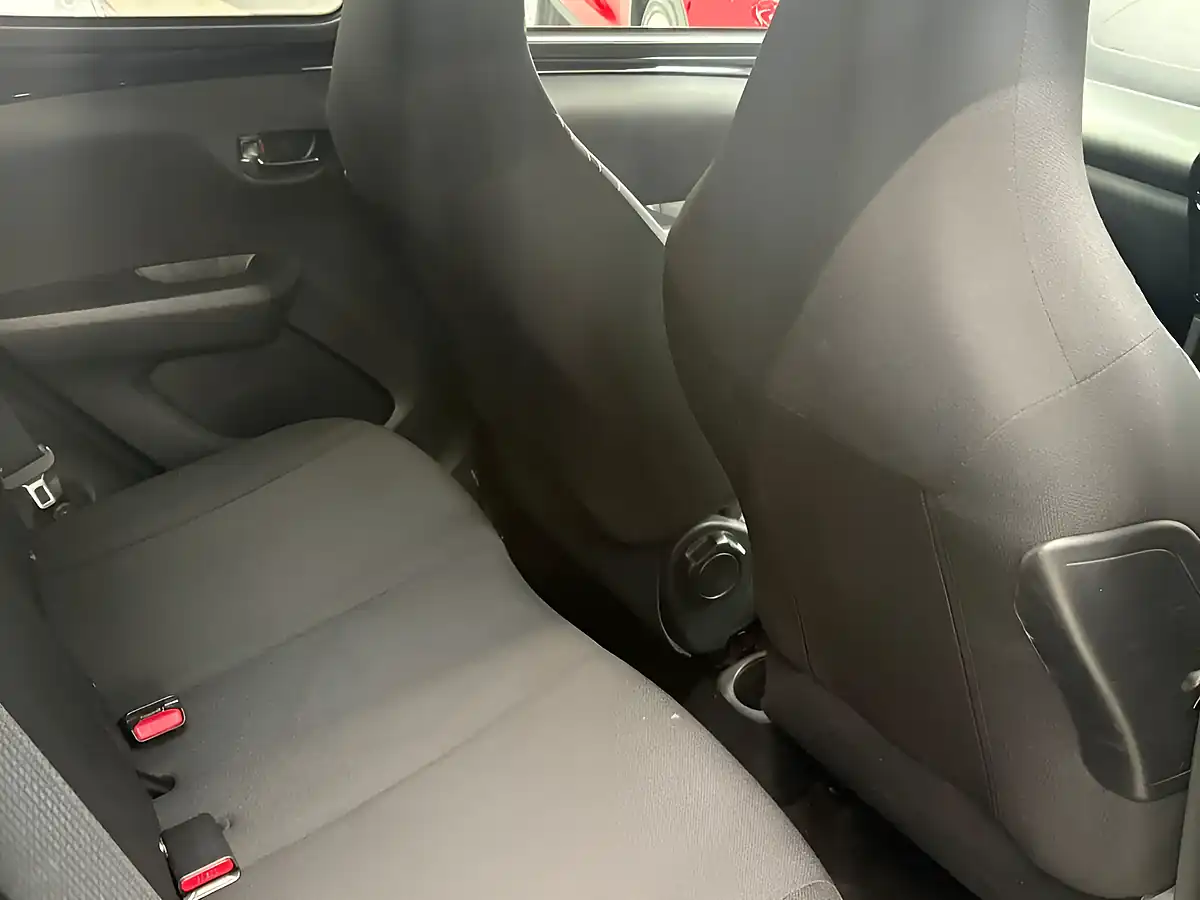 Used 2018 Peugeot 108 Allure Black - Interior and Exterior details 15