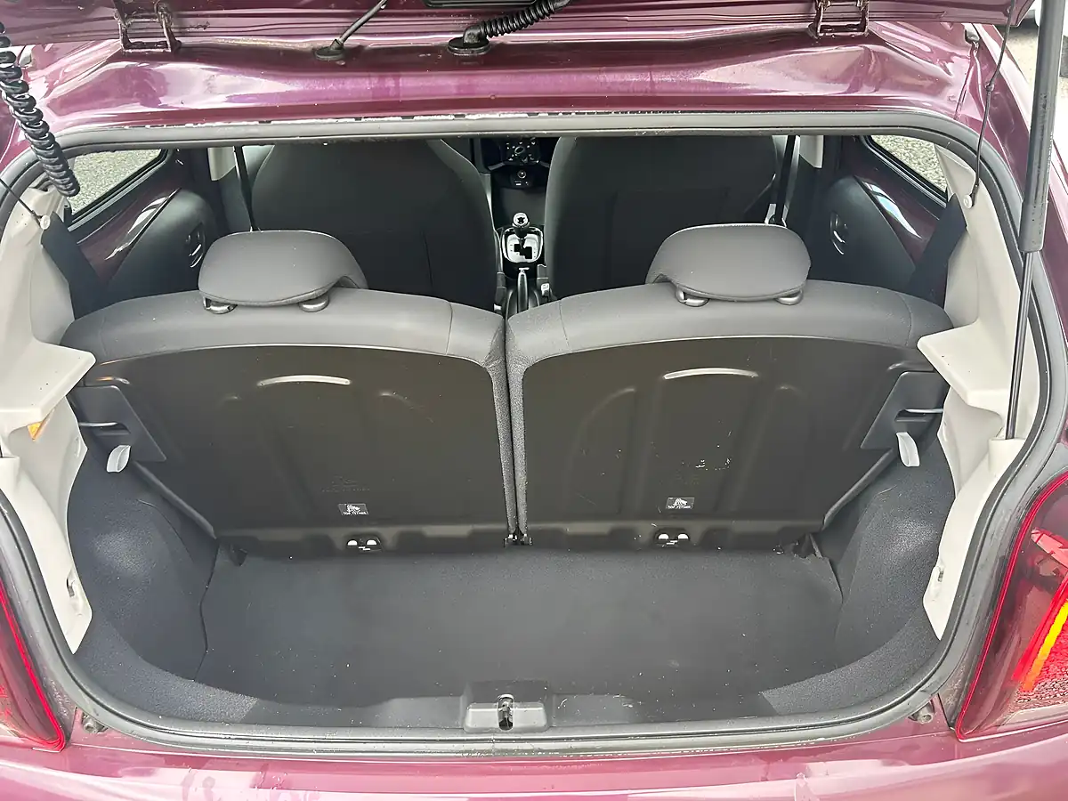 Used 2018 Peugeot 108 Allure Purple - Interior and Exterior details 10