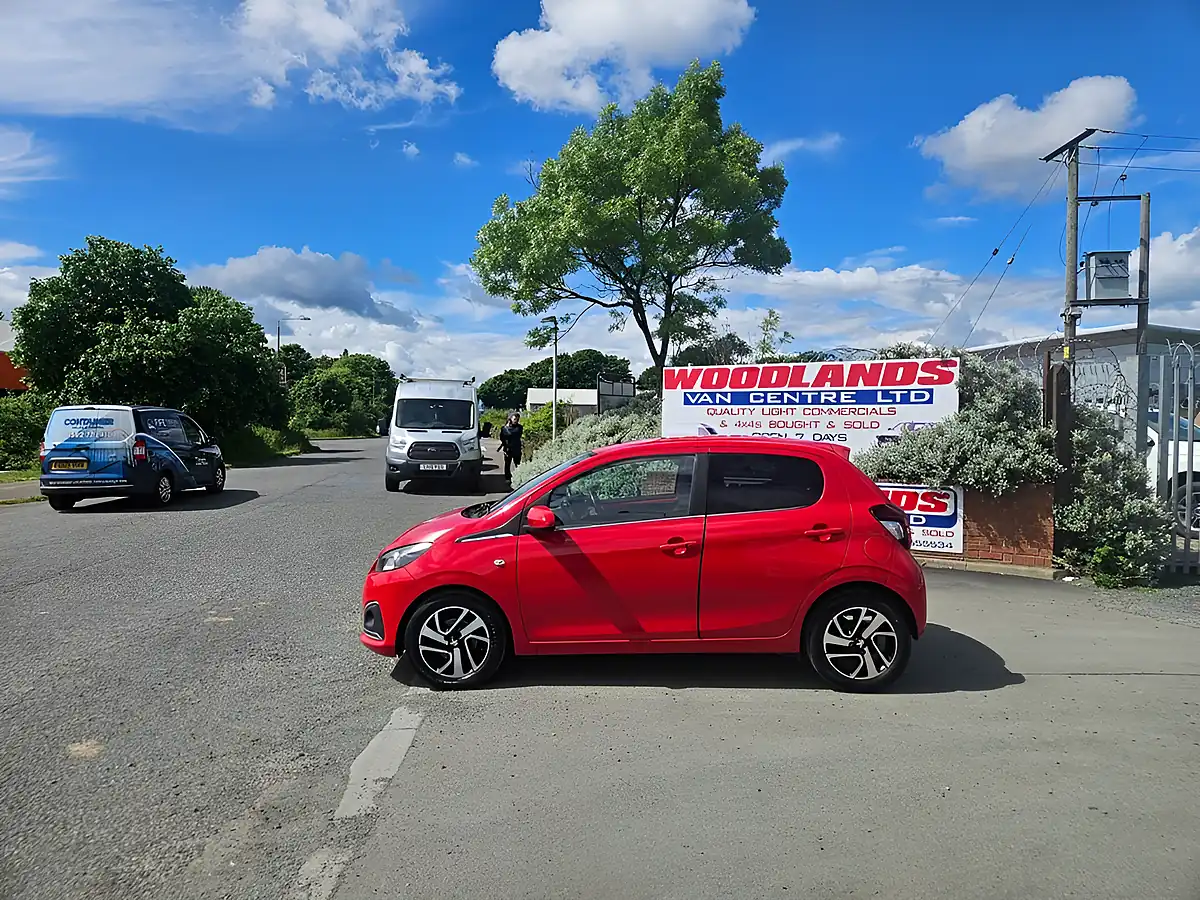 Used 2018 Peugeot 108 Allure Red - Interior and Exterior details 5
