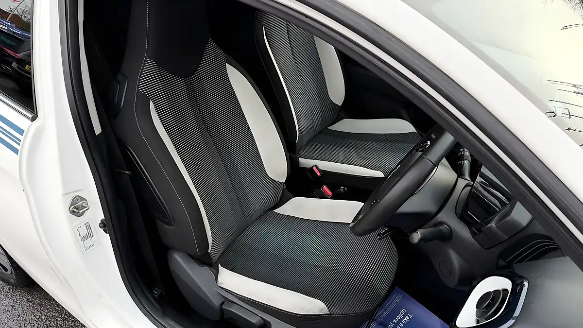 Used 2018 Peugeot 108 Collection White - Interior and Exterior details 14