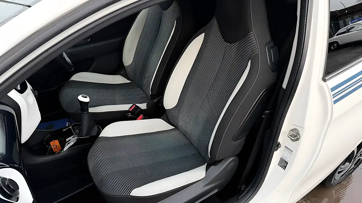 Used 2018 Peugeot 108 Collection White - Interior and Exterior details 17