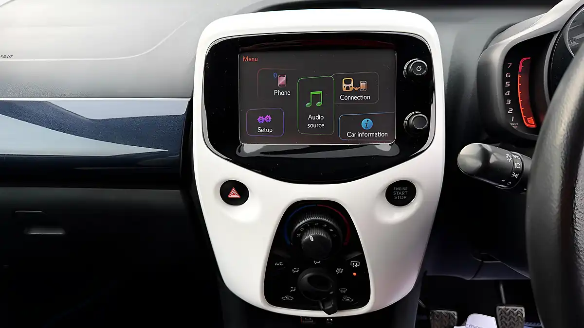 Used 2018 Peugeot 108 Collection White - Interior and Exterior details 20