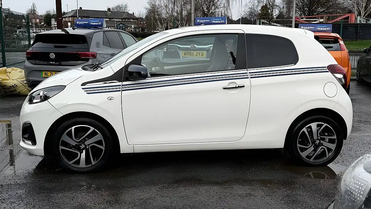 Used 2018 Peugeot 108 Collection White - Interior and Exterior details 6