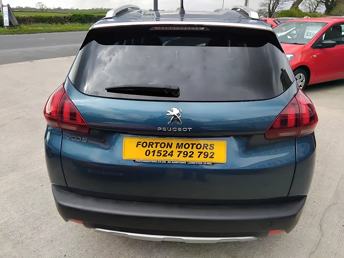 Used 2018 Peugeot 2008 Allure Green - Interior and Exterior details 12