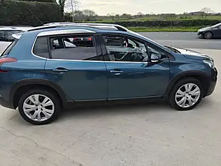 Used 2018 Peugeot 2008 Allure Green - Interior and Exterior details 14