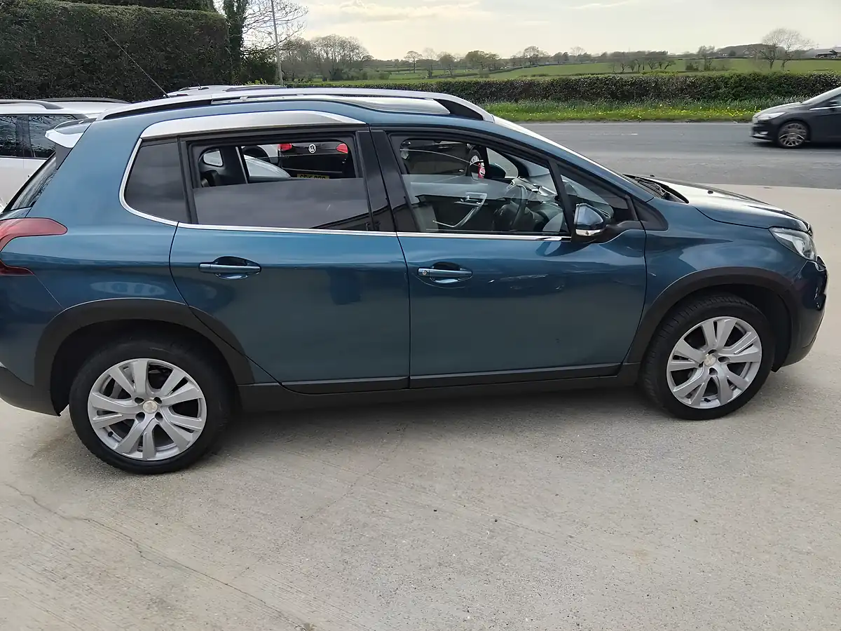 Used 2018 Peugeot 2008 Allure Green - Interior and Exterior details 14